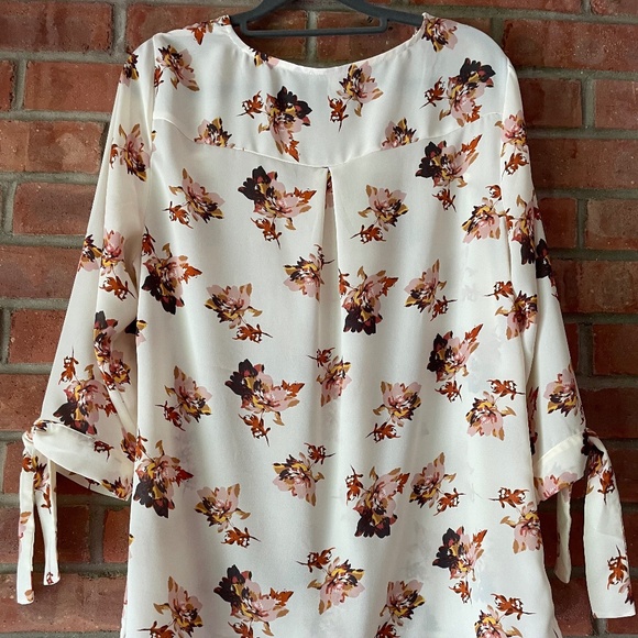 Maurices Cream Floral Blouse - Picture 2 of 14
